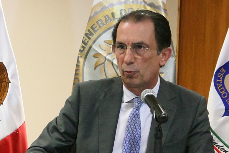 Javier Flores Saldívar.