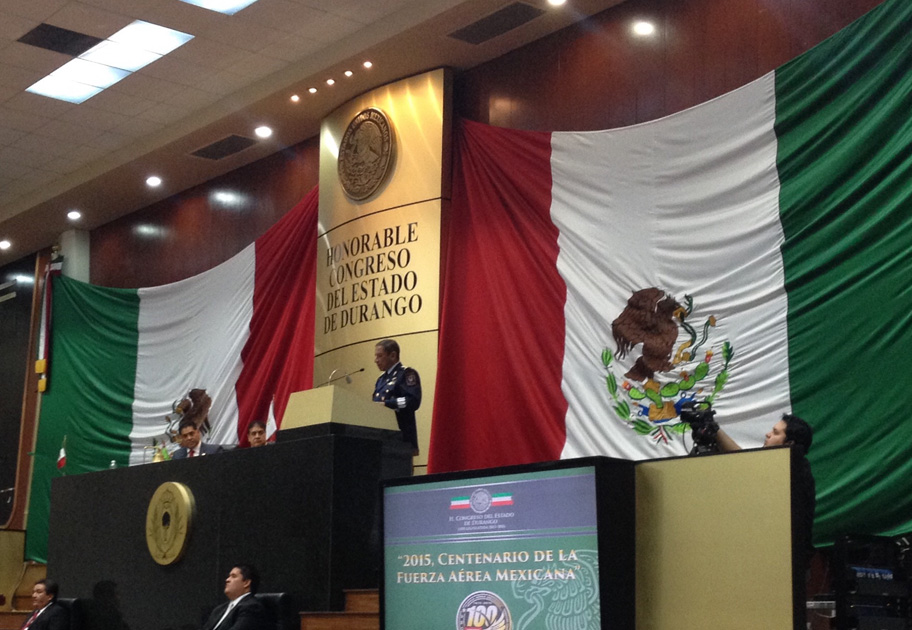 Los tres poderes constituidos del Estado de Durango reconocieron la trayectoria de la Fuerza Aérea Mexicana. 