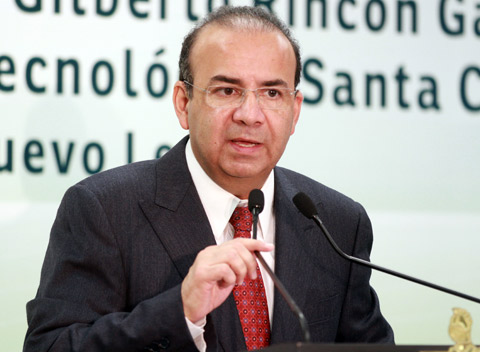 Alfonso Navarrete Prida. 