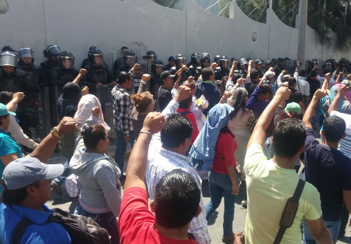 Los integrantes de la CETEG reclamaron la presentación de 13 de sus compañeros.