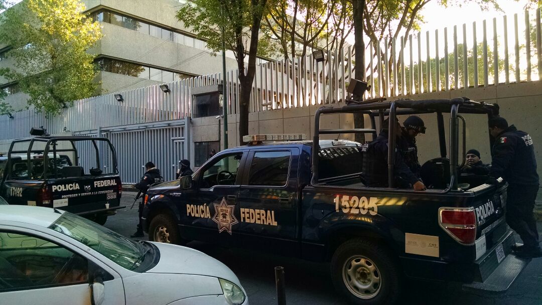 Policía Federal se encuentra resguardando la Seido. 