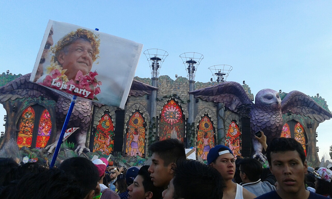 El público recordó al político durante el evento. 
