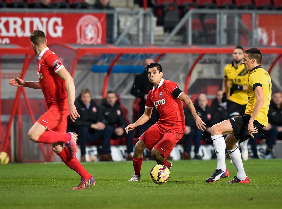 Jesús Corona durante el duelo del Twente ante el NAC Breda