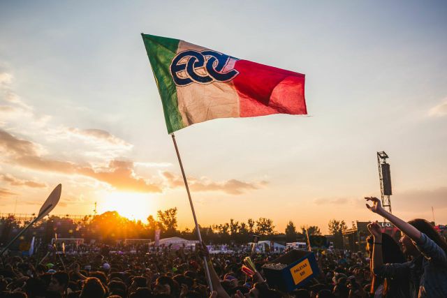 Más de 50 mil personas se dieron cita en el evento celebrado en la capital mexicana.