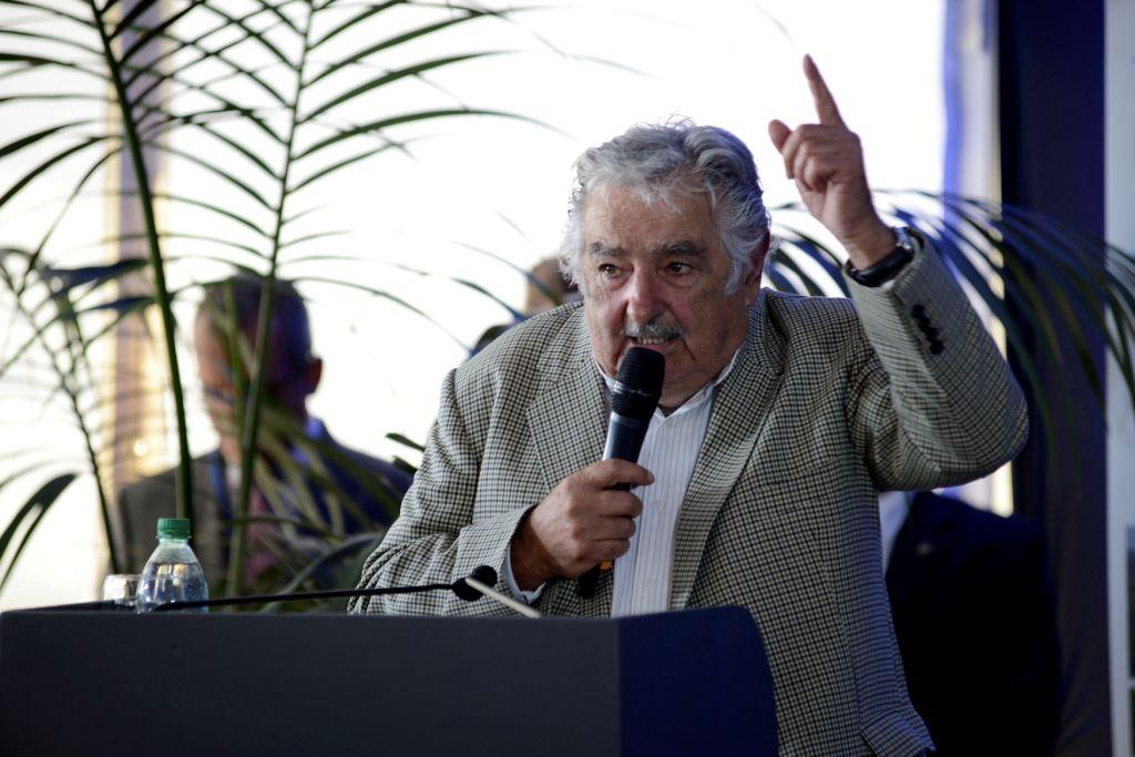 Mujica ofreció un discurso en la inauguración del Parque Eólico Astilleros en el cual hace un llamado a la integración regional. 