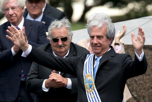 Tabaré Vázquez asumió hoy como nuevo presidente de Uruguay en sustitución de José Mujica, quien culminó su mandato constitucional de cinco años.