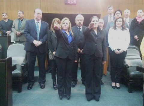 Los diputados acompañaron a las diputadas suplentes en su rendición de protesta.