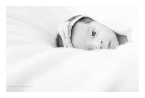 10 días después del nacimiento María Luisa visita al bebé y le hace una sesión de fotos