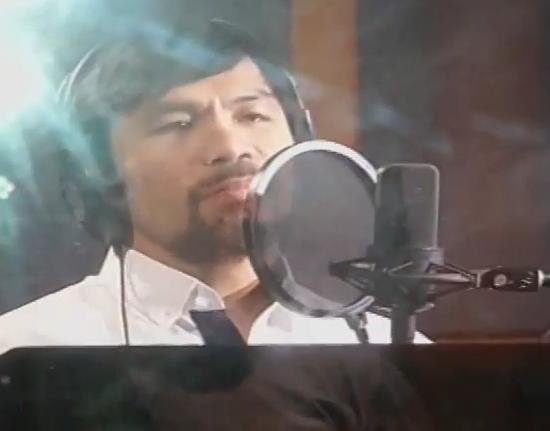 Pacquiao interpretando la canción para Mayweather 