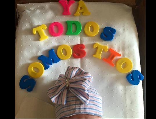 La imagen que compartió la actriz para anunciar el nacimiento de su primer bebé.