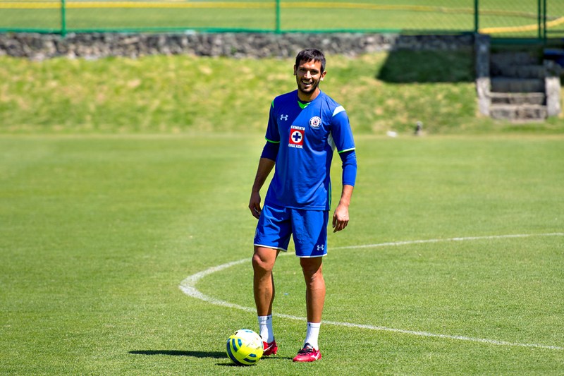 Roque Santa Cruz en un entrenamiento 