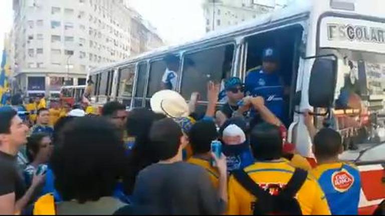 Aficionados de Tigres acompañaron a su equipo hasta Buenos Aires 