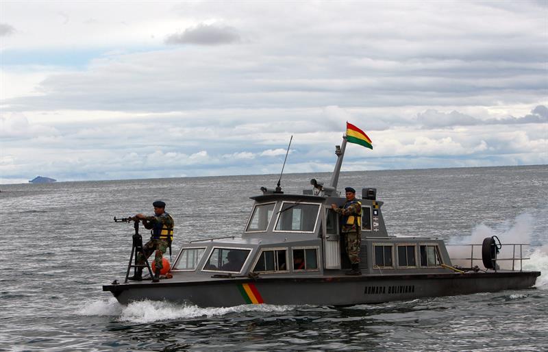 La Armada Boliviana inició hoy los operativos de lucha contra el narcotráfico con lanchas patrulleras, en el Lago Titicaca