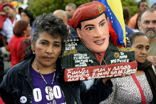 Cientos de personas conmemoraron el segundo año de la muerte de Hugo Chávez.
