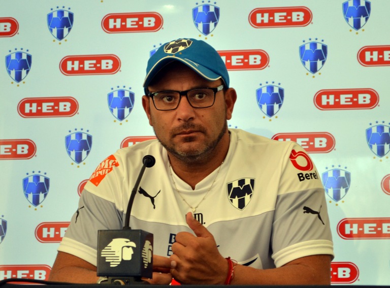 Antonio Mohamed durante una rueda de prensa