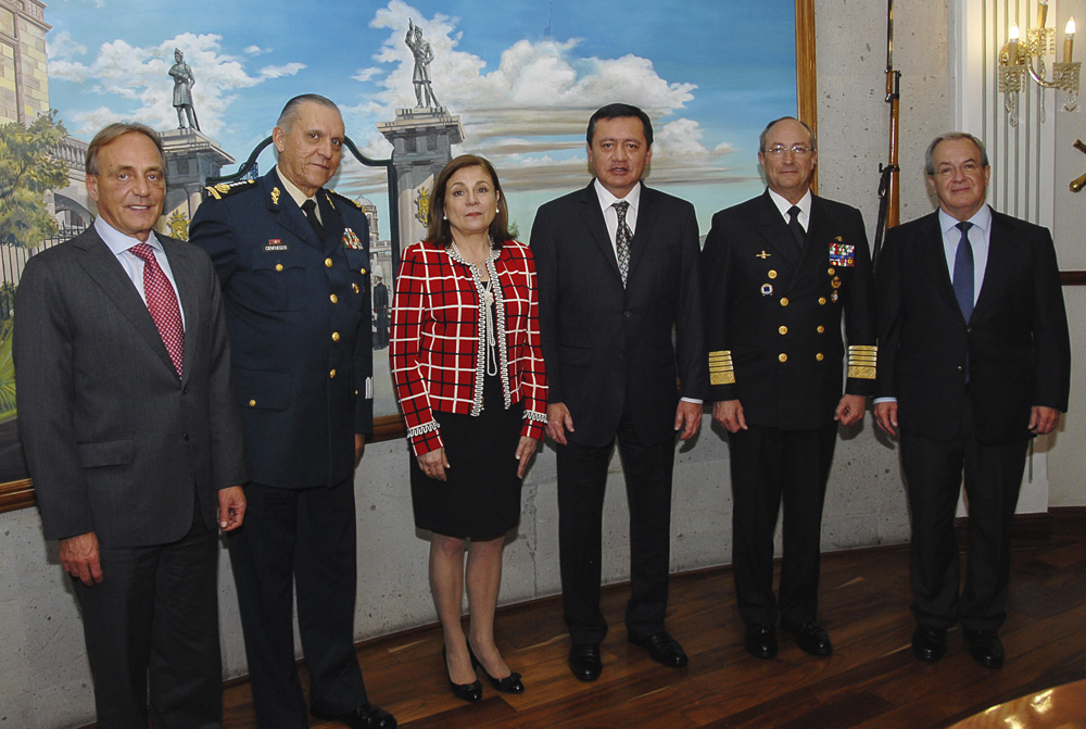 Primera junta de coordinación del Gabinete de Seguridad Nacional con la Arely Gómez González, produradora General de a República. 