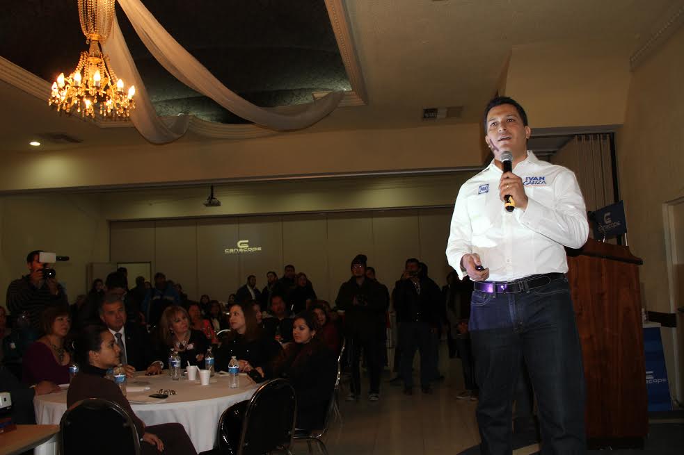 Presentó sus propuestas a mujeres de la Canacope. 