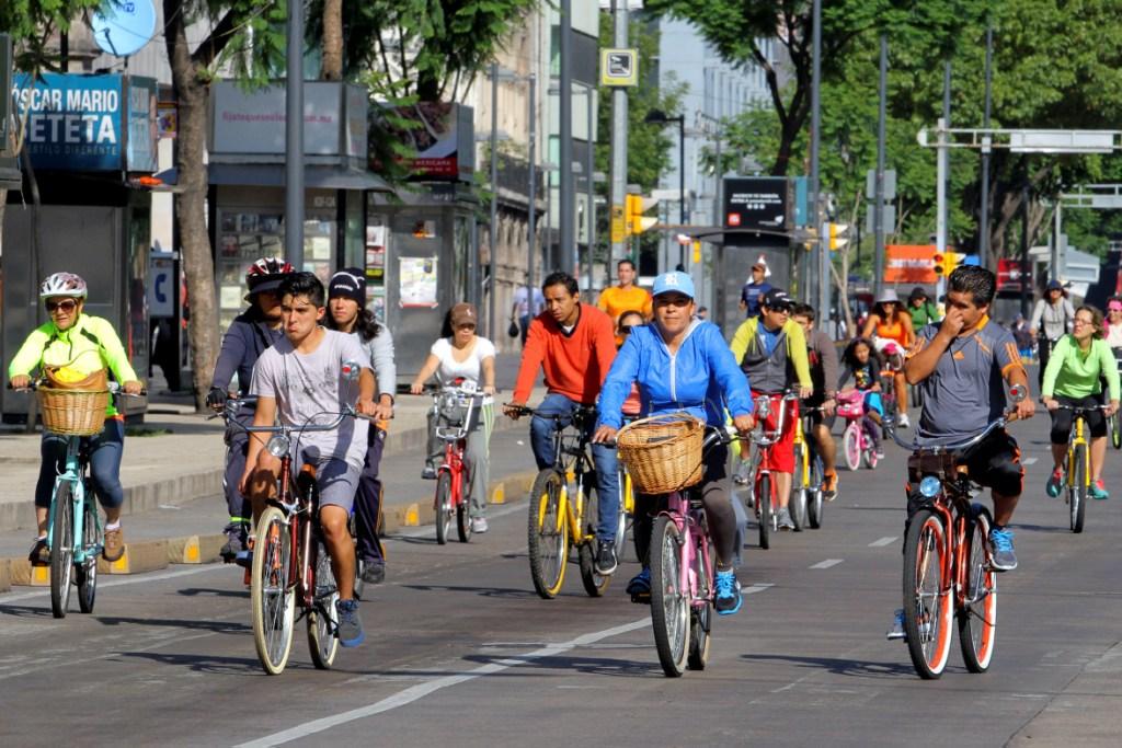 El incremento en la asistencia se debe a que al Paseo Dominical Muévete en Bici, se sumaron los cursos de ciclismo urbano en las biciescuelas.