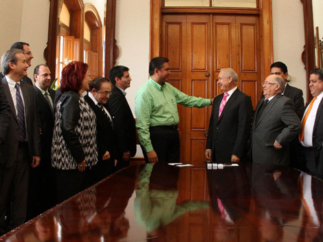 Álvaro Ibarra Hinojosa buscará una diputación federal. 