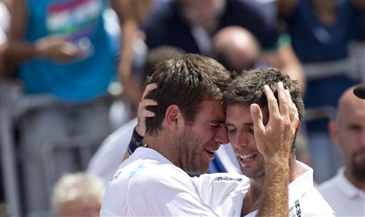 Federico Delbonis y Juan Martin Del Potro celebran la calificación 