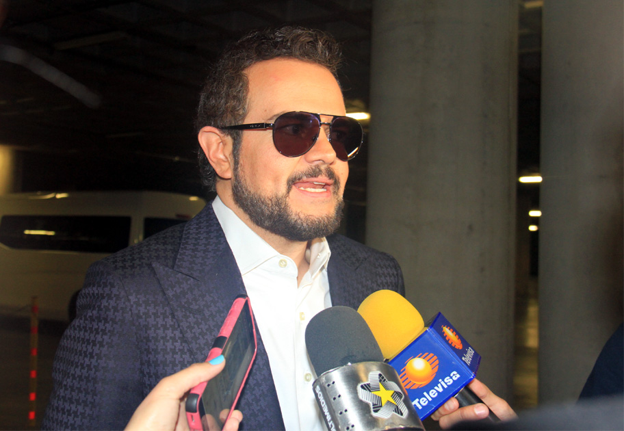 Aleks Syntek expresó su agradecimiento al Ayuntamiento de Torreón las facilidades otorgadas para la producción de este clip.
