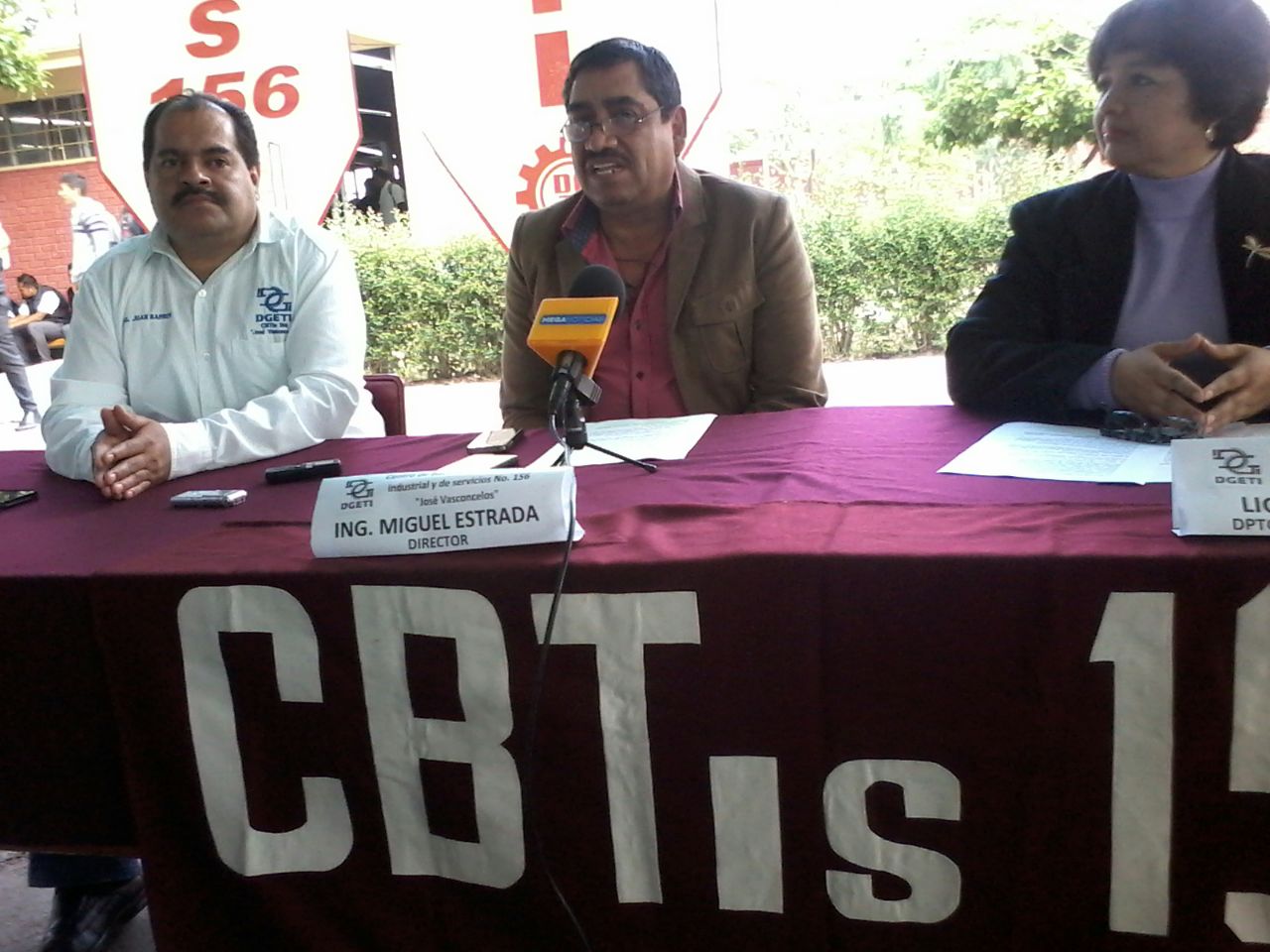 Un total de 270 alumnos del CBTIS 156 del ejido La Joya lograrán graduarse, apesar de los 3 paros de labores que sufrió el plantel.
