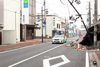 Un carro de Google recorre las calles de Fukushima.