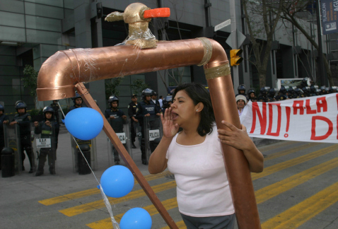 Al Comisión de Derechos Humanos del DF exhortó al Poder Legislativo a establecer los mecanismos que aseguren que el Estado cumplirá el derecho al agua