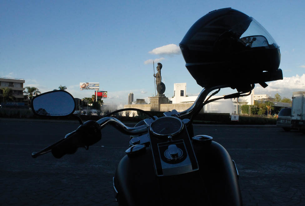 Motociclistas parten a Puerto Vallarta para romper récord