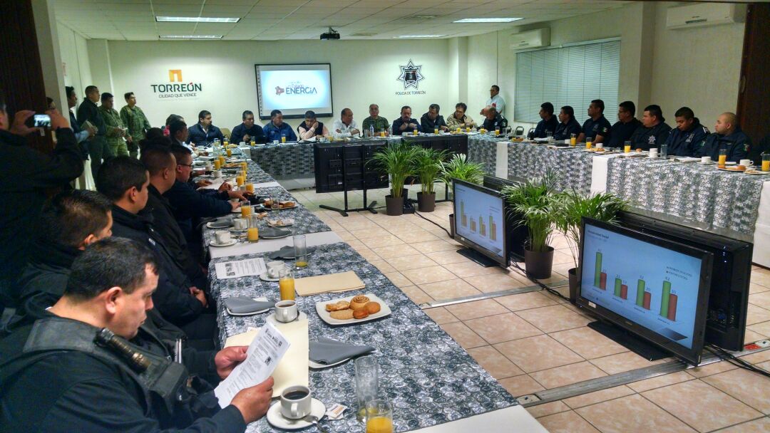 Reunión de seguridad semanal en Torreón que buscan llevarse modelos aplicados aquí a Saltillo. 