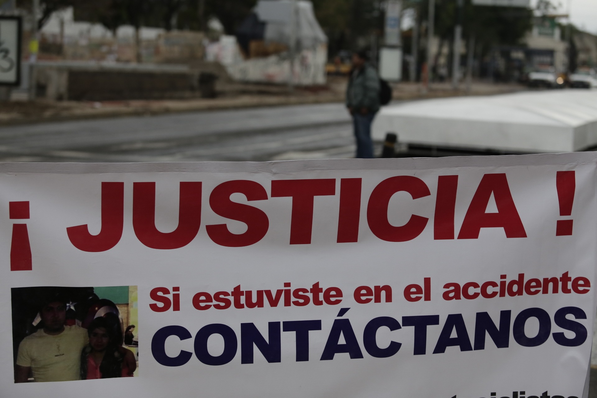 La familia de las víctimas abrió una página de Facebook en la que esperan recibir información de los testigos del accidente