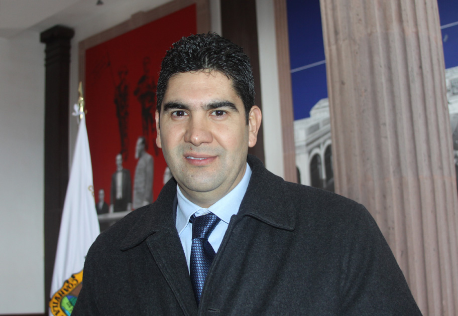 En su exposición de motivos De León Tello destacó lo que considera las irregularidades más graves en que se ha visto inmiscuido el municipio de Torreó