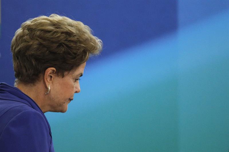 El escándalo de corrupción en Petrobras ha tenido como consecuencia una bajada en la popularidad de Dilma Rousseff