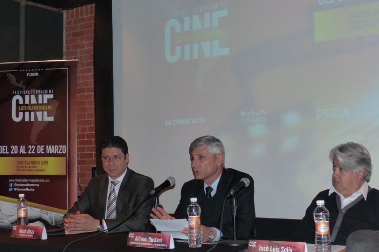 Katzir Meza, Alfredo Bustani y José Luis Solís durante la presentación.
