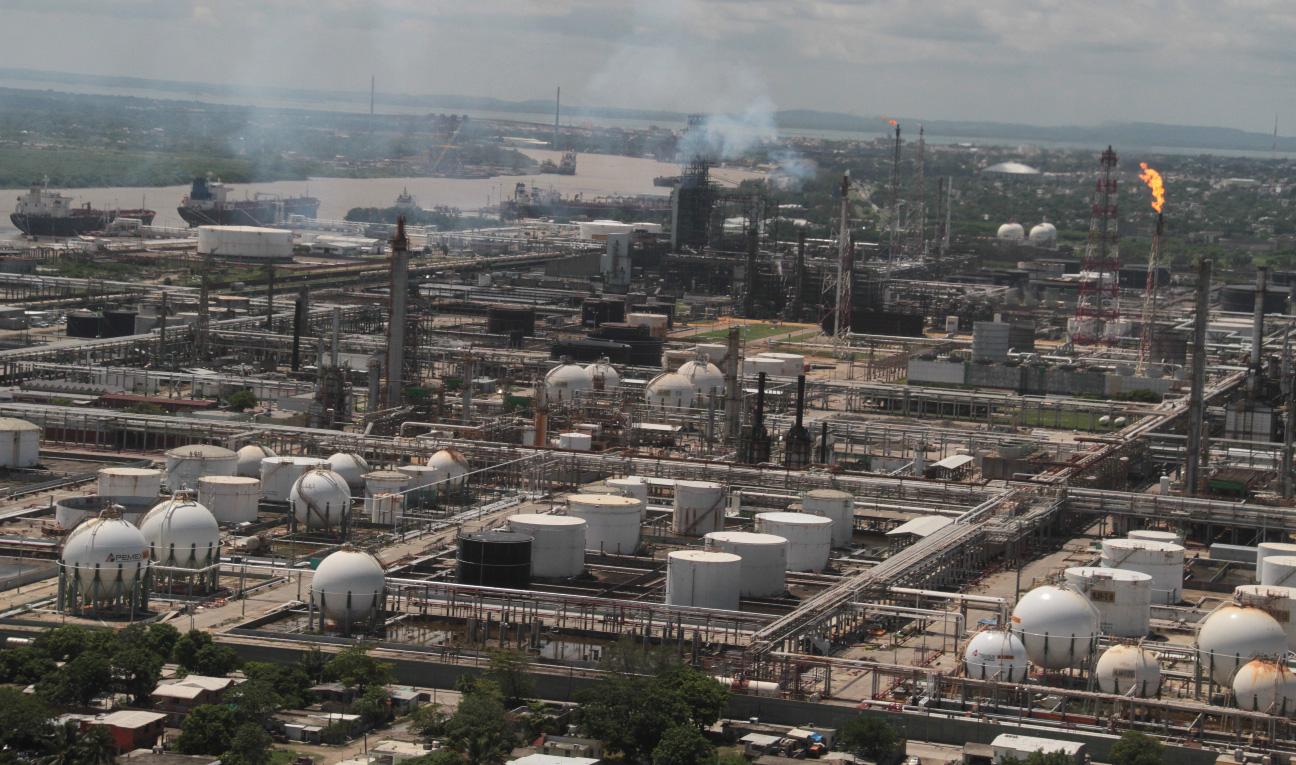 Refi nería Madero corre riesgo de continuar el desgaste de su infraestructura.
