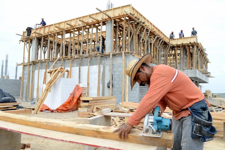 Las empresas constructoras no terminaron las obras.