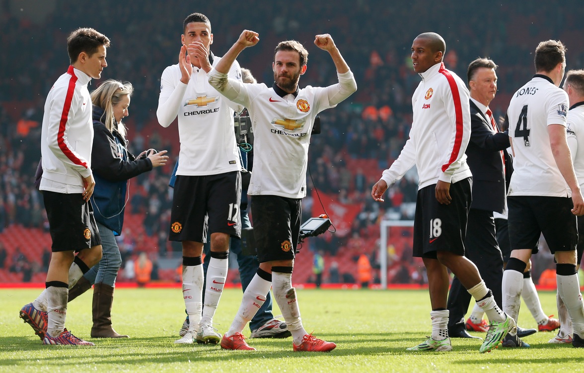ManU gana en Anfield