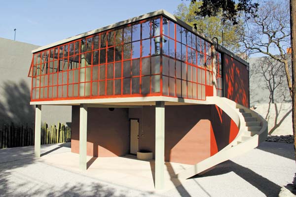 La Casa O’Gorman se comenzó a construir en 1929 y concluyó en 1931 con características radicales para la época.
