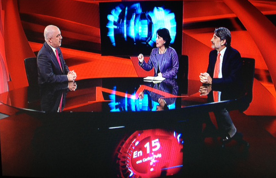 Edna Jaime, directora de México Evalúa, y Luis Foncerrada, director del Centro de Estudios Económicos el Sector Privado, en el programa "En 15" con Ca