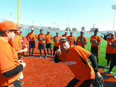 Vaqueros Laguna continúa su pretemporada de cara al inicio de la Liga Mexicana, enfrentando a Sultanes de Monterrey en Juan Aldama, Zacatecas.