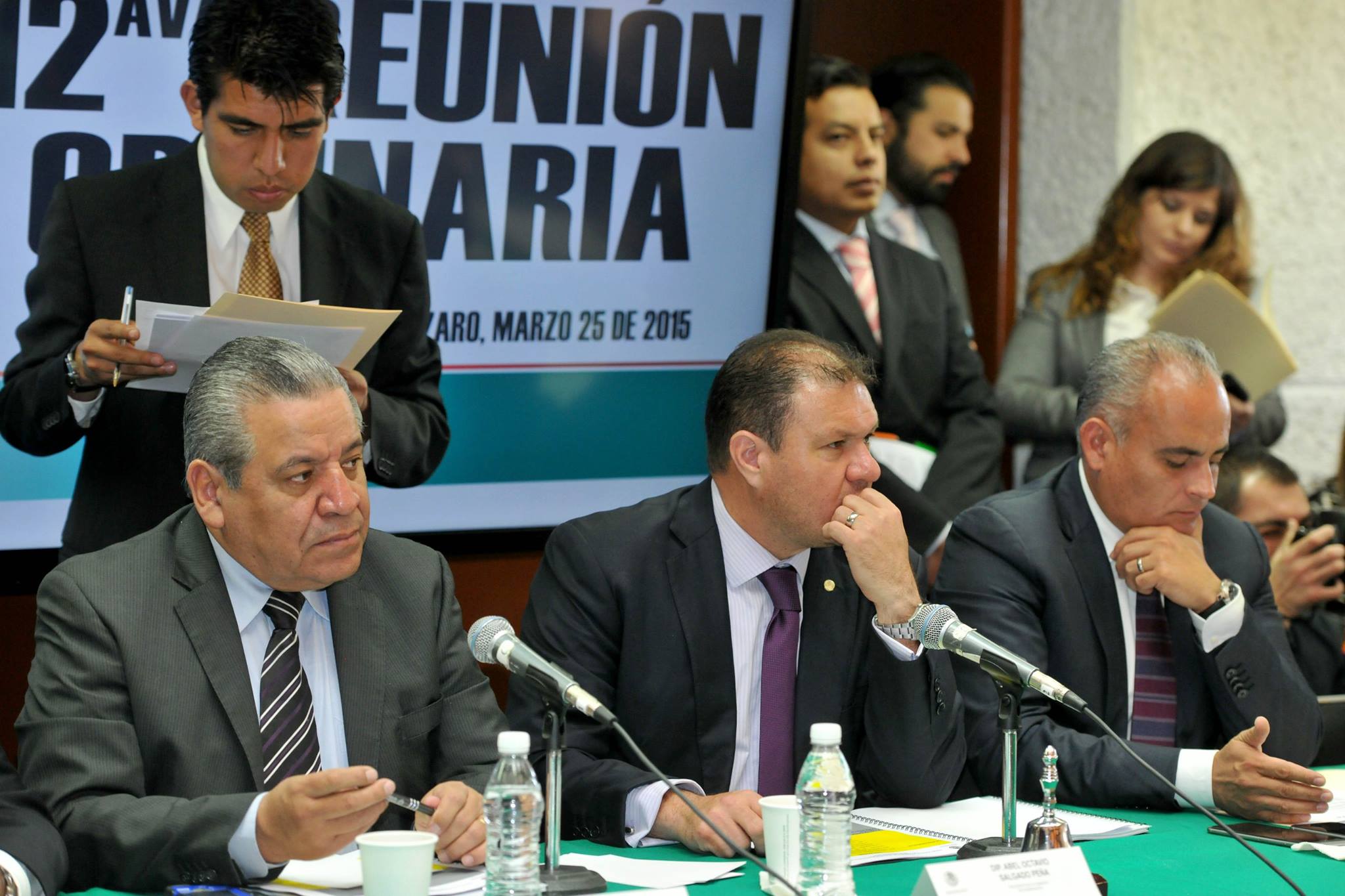 La Comisión de Gobernación de la Cámara de Diputados se declaró en sesión permanente para analizar la Ley General de Transparencia.
