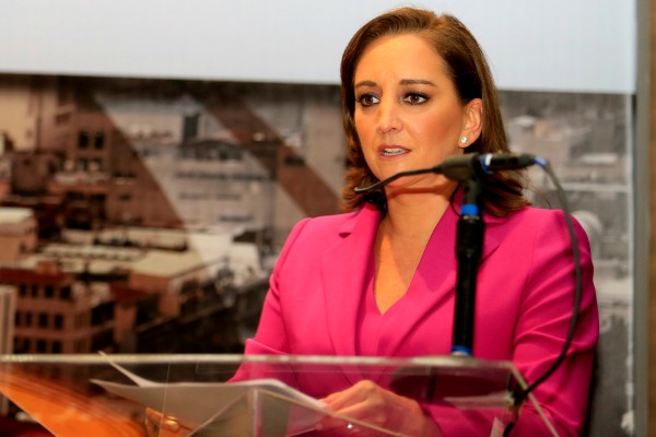 La secretaria de Turismo, Claudia Ruiz Massieu.
