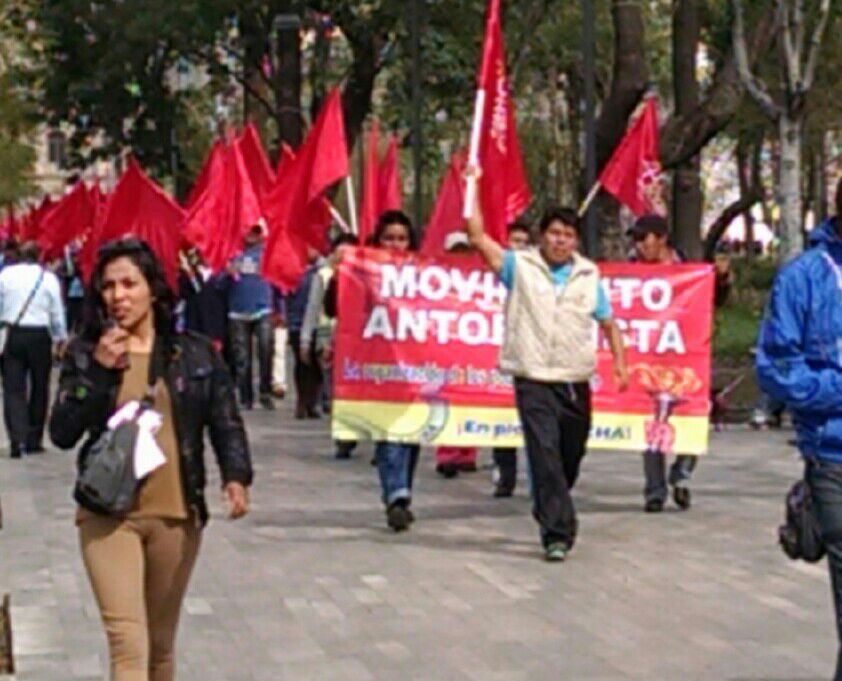 Los manifestantes no afectaron el tránsito vehicular, pues realizaron circuitos sobre la Alameda Central.
