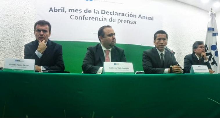 Conferencia de prensa sobre declaración anual.