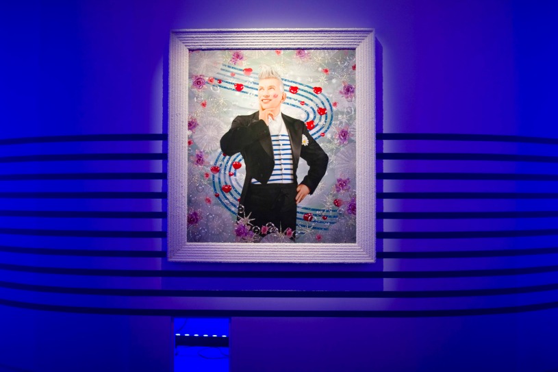 El cuadro "De la rue aux etoiles, Jean Paul Gaultier, 2014" de los artistas 'Pierre et Gilles'.