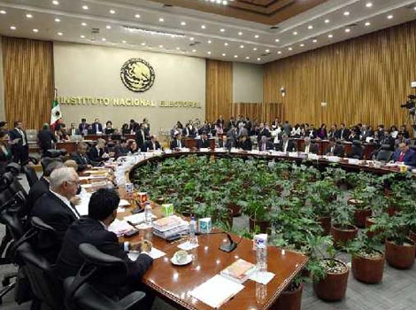 Ayer el consejo del instituto realizó una sesión extraordinaria.