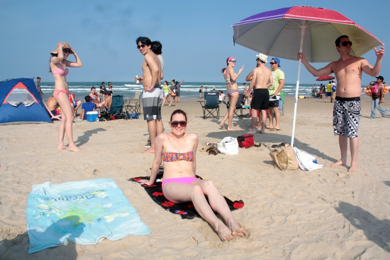 Pamela disfruta de los rayos del sol en Miramar.