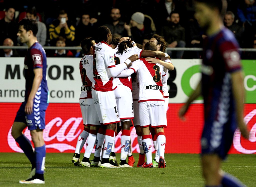 El Rayo celebra el gol del triunfo ante el Eibar