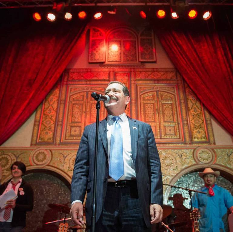 El candidato de origen mexicano logró forzar a una segunda vuelta en la elección por la alcaldía de Chicago