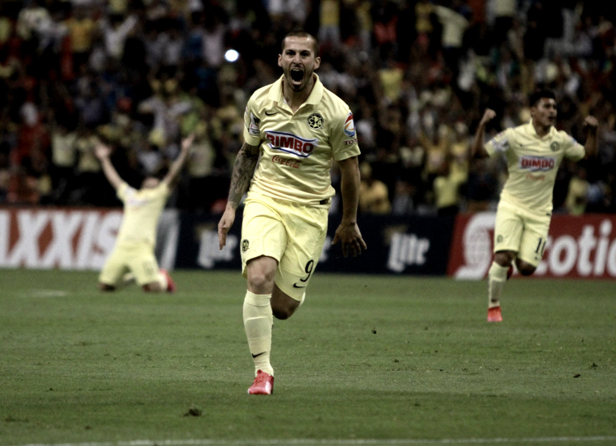 Benedetto marcó 4 en el Azteca